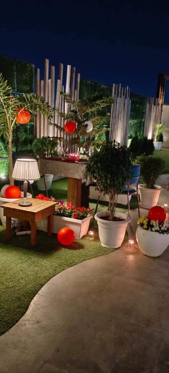 Prime Land Hotel Váránaszi Kültér fotó